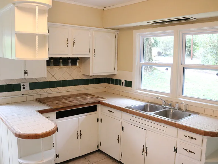 2301 Brooks Ave — Photo 21