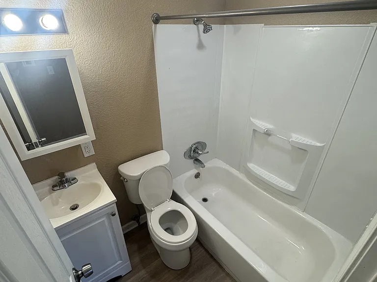 2032 Westgate Dr #5 — Photo 5