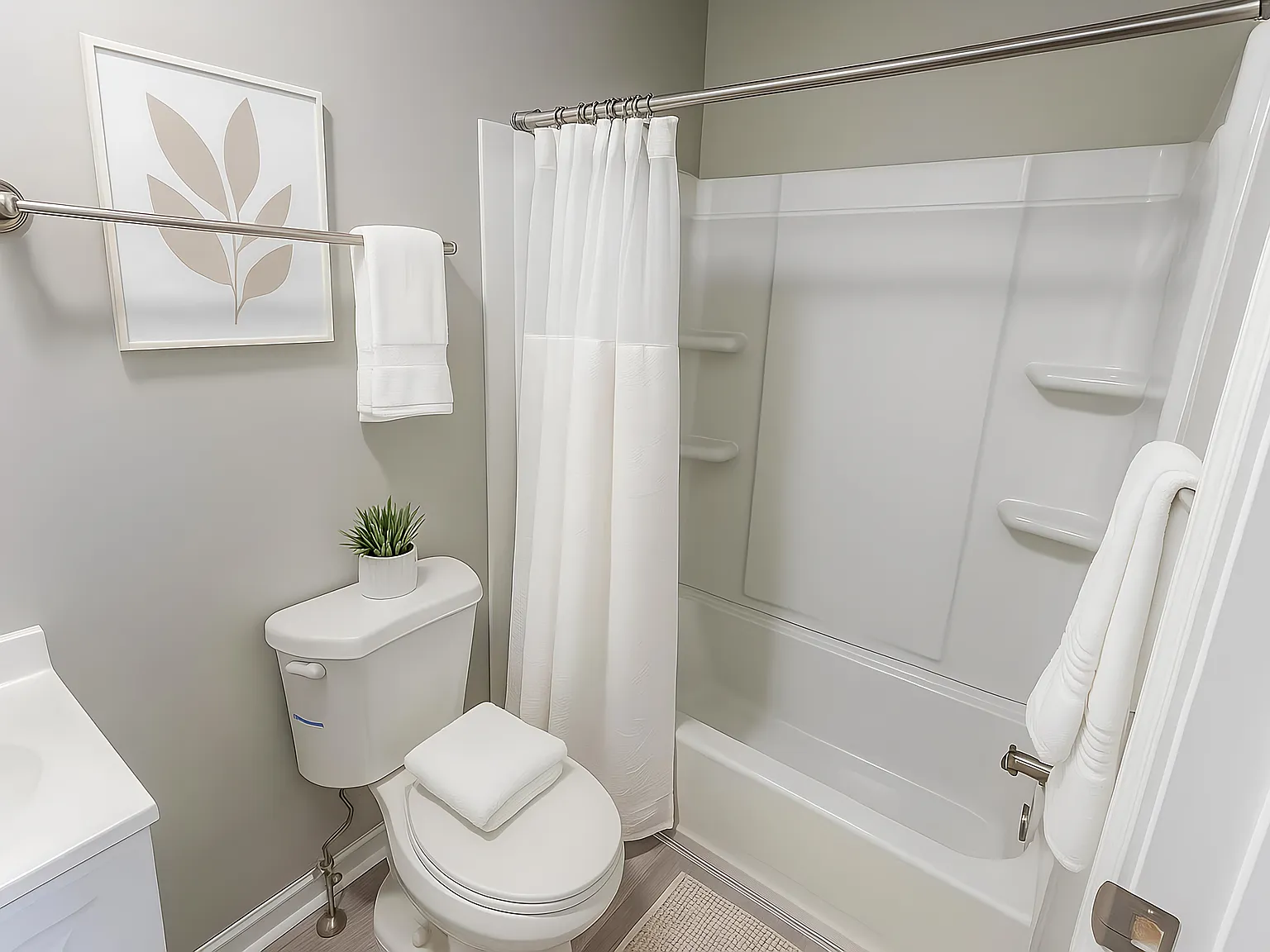 4 bed, 4.0 bath, 2200 sqft, $866 — Photo 2