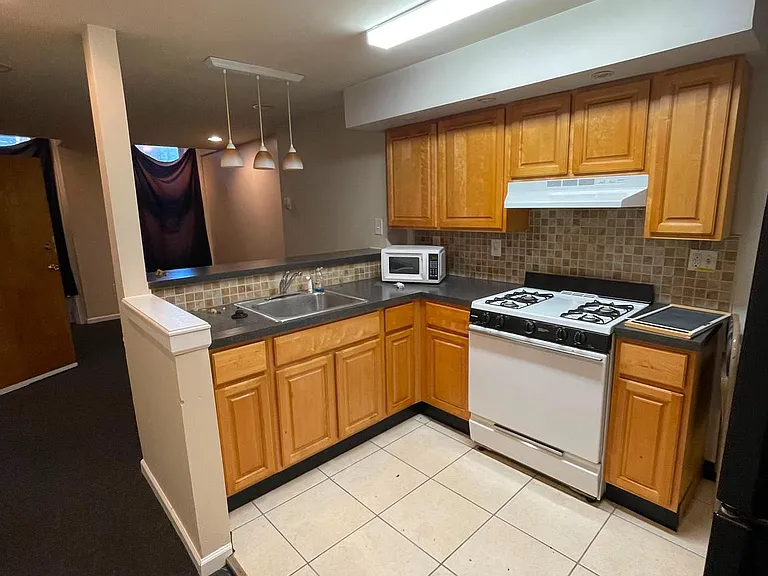 1732 W Diamond St #1 — Photo 7