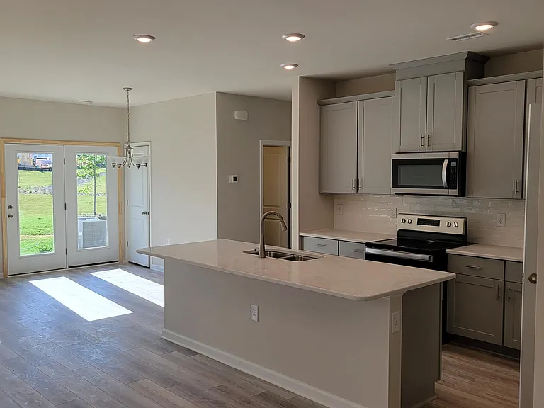 915 Field Ivy Dr — Photo 6