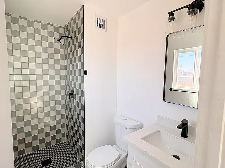 S 46th Pl — Photo 5