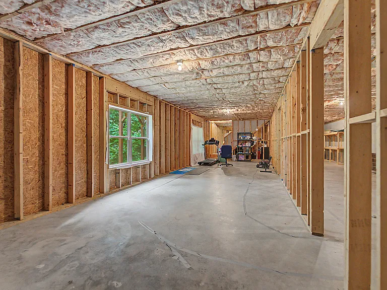 215 Oakridge Dr — Photo 15