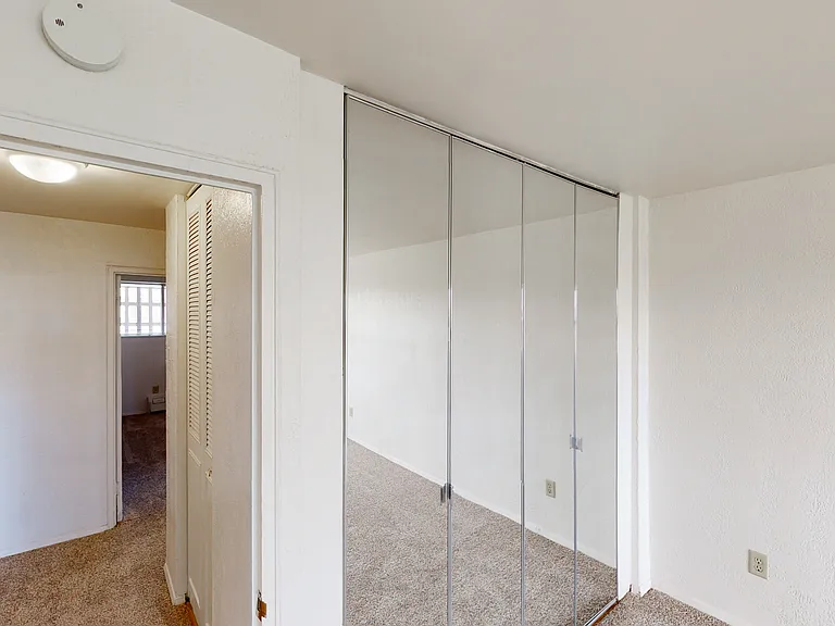 Fountain Place Apartments — Photo 14