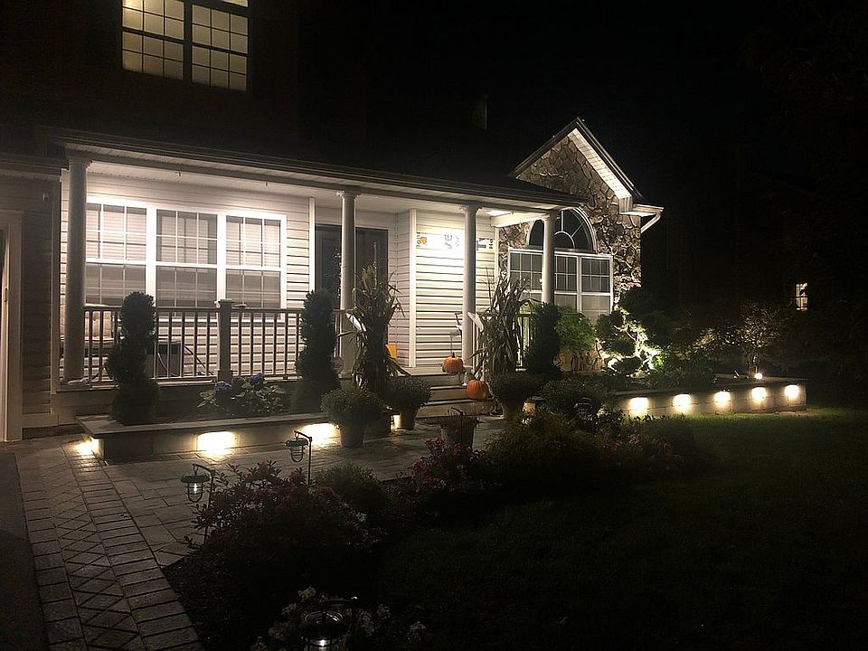 2nd image of 10 Monaco Ct