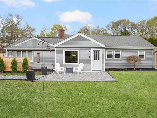 628 County Rd, Barrington, RI 02806