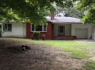 2200 Trenton Rd, Clarksville, TN 37040