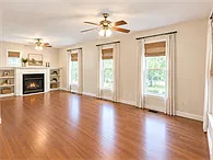 300 Cypress — Photo 4