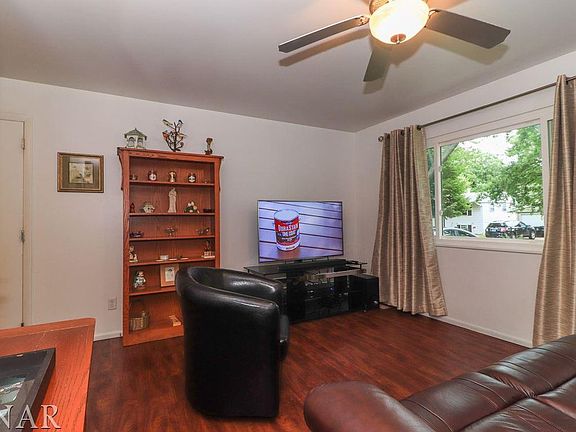 3rd image of 1236 Dogwood Ln