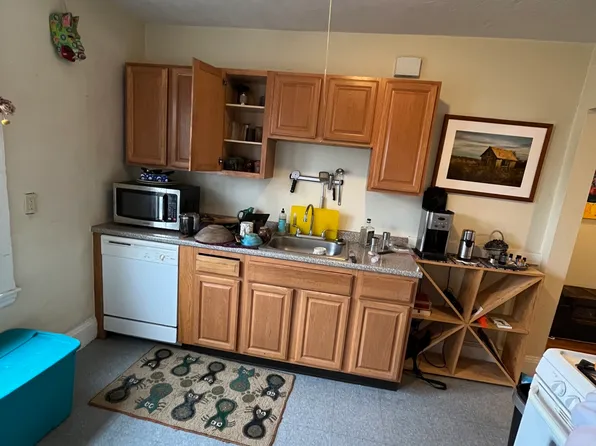 4076 Washington St APT 3, Roslindale, MA 02131