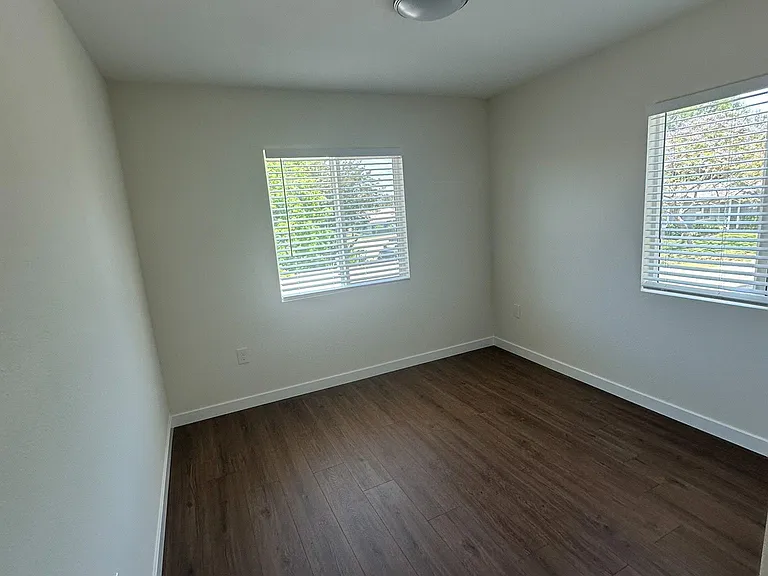 14316 Christine Dr — Photo 44