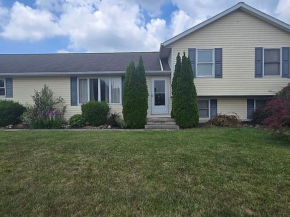 2nd image of 434 Nevada Ln