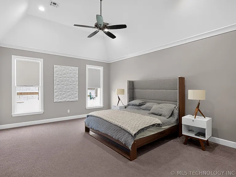 1119 W 86th Pl S — Photo 17