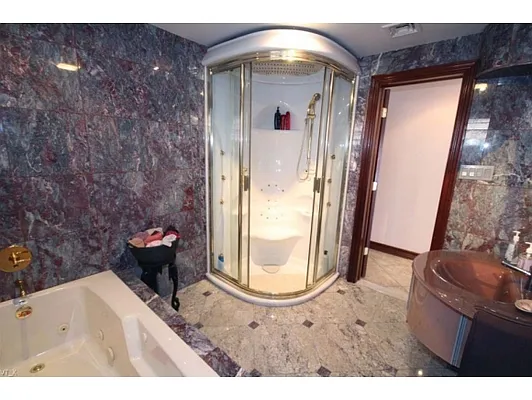 Sold by Bergen Basin Real Estate | media 24