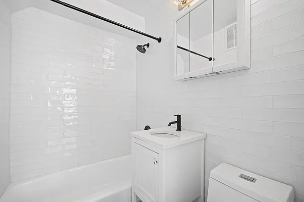 Rented by Vector New York, LLC | media 26