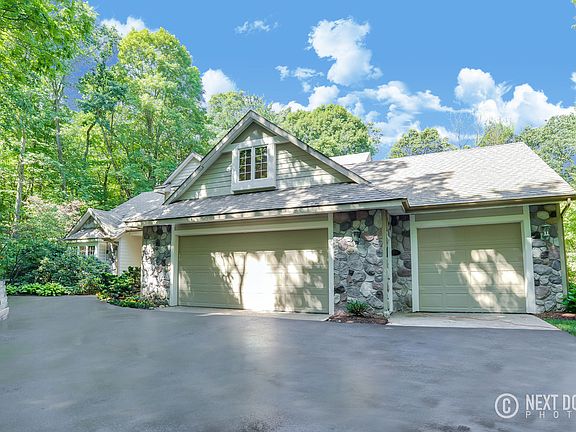 3rd image of 6077 Cannon Highland Dr NE