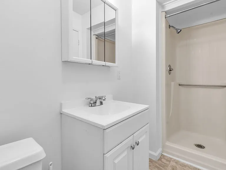 Woodhill Apartments — Photo 6