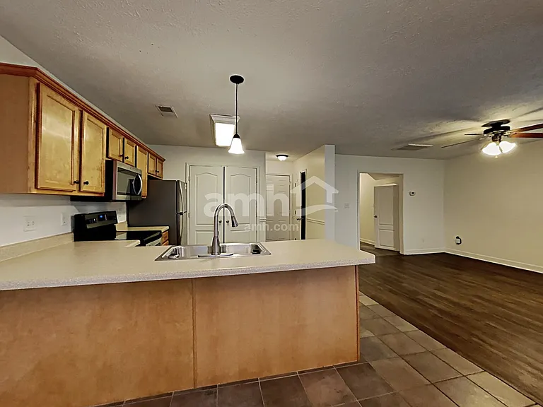 1504 Beaconcrest Cir — Photo 5