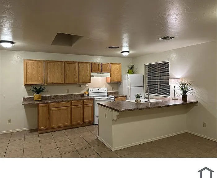 1825 S Jefferson Ave — Photo 1