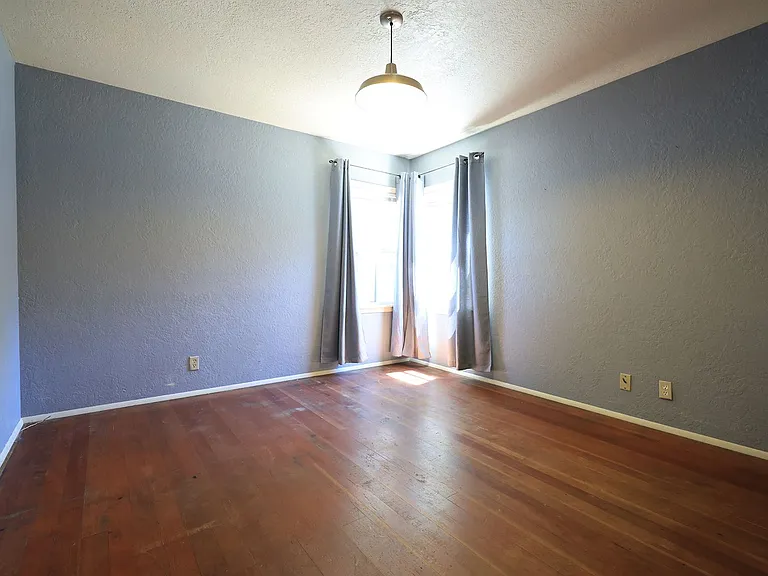 1744 County Ln — Photo 3