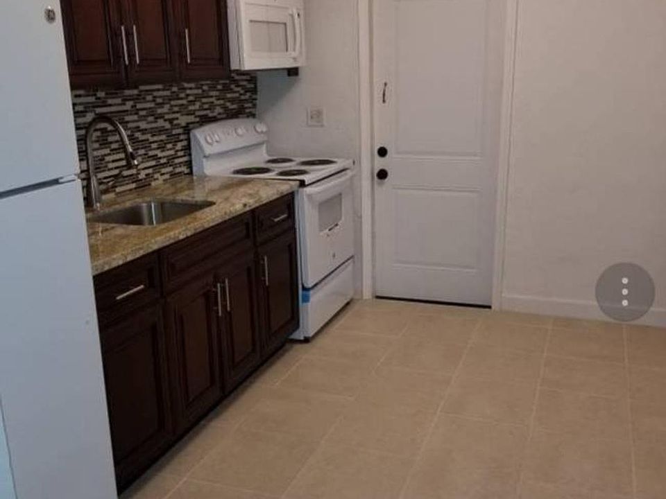 1st image of 1941 NW 163rd St
