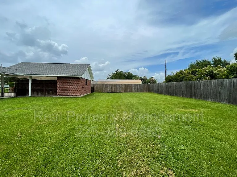 2422 Riverside Dr — Photo 27