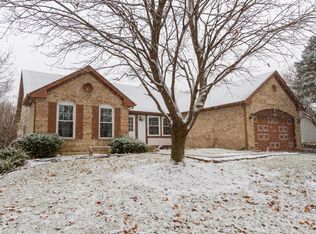 1470 Kent Ln, Elgin, IL 60120