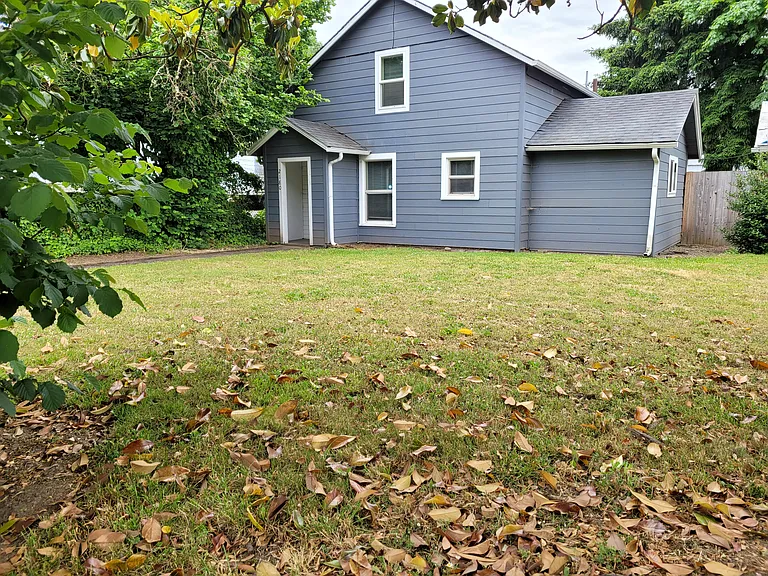 2180 Roosevelt Blvd — Photo 3