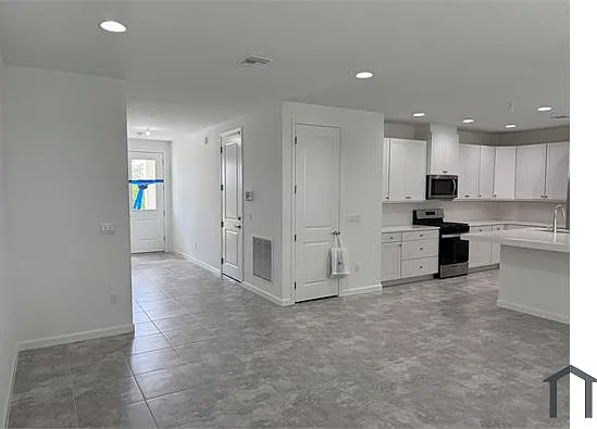 16475 Capilano Ct — Photo 11