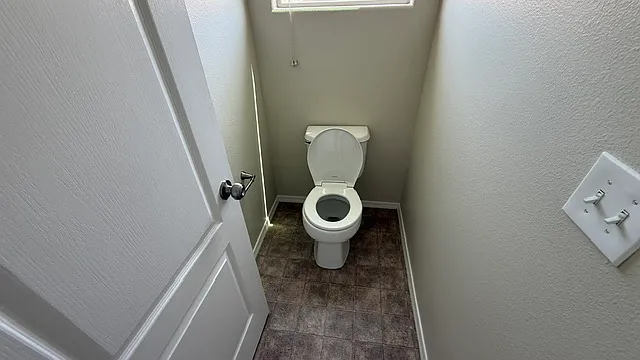 676 W Lisbon Ln — Photo 4