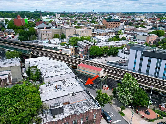 Sold by Remax Edge | media 35