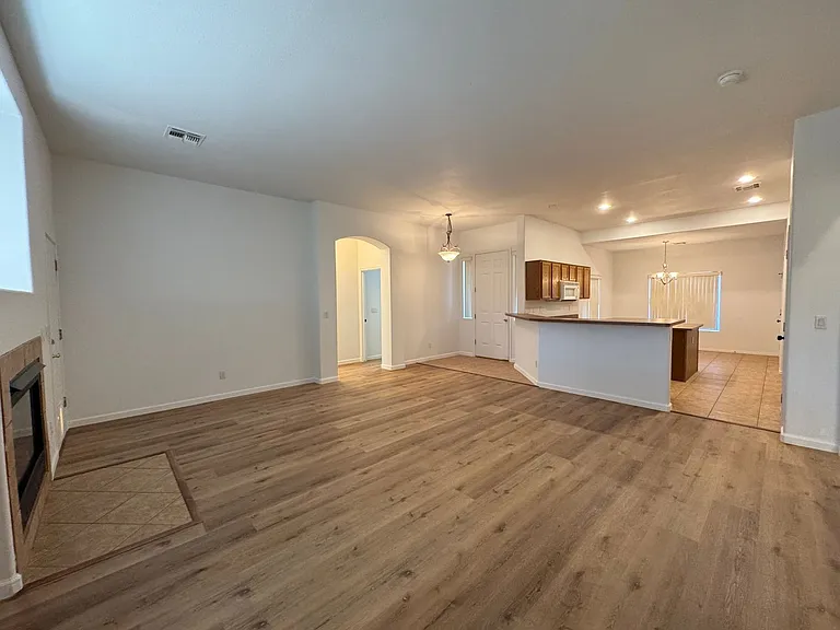 2772 Broadmoor Dr — Photo 5