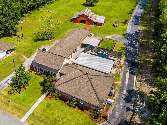 4th image of 3800 Foxland Dr