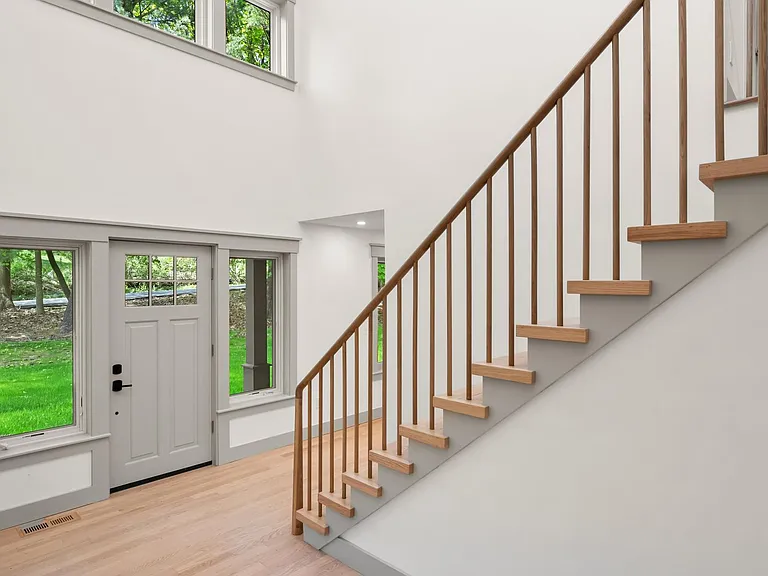 1111 Hardscrabble Rd — Photo 2