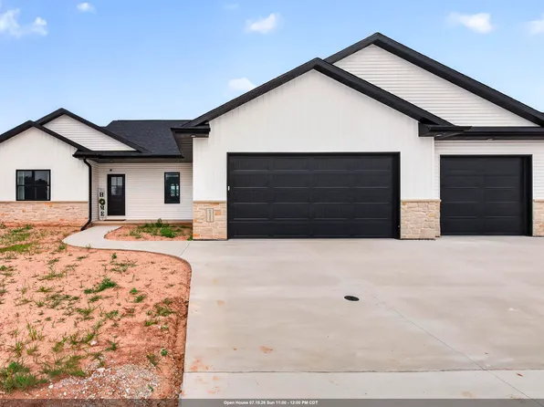 N9220 Homestead Ln, Appleton, WI 54915