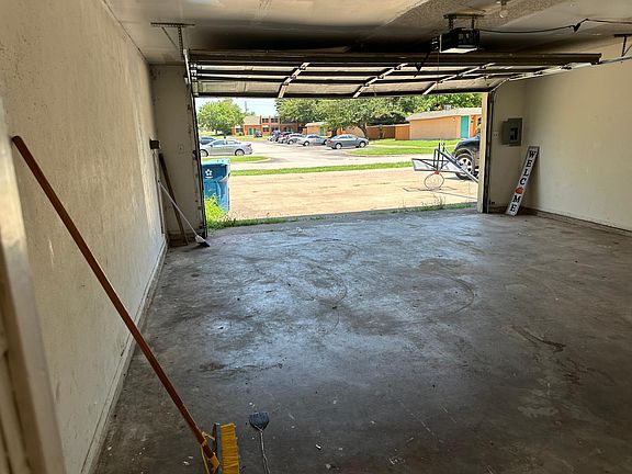 3rd image of 111 Shadybrook Dr #111