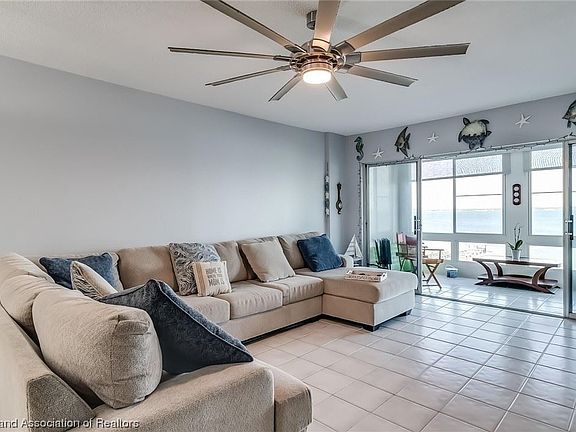 2nd image of 2131 Lakeview Dr APT 604