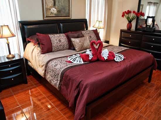 CL4P5136VL-king-master-bedroom