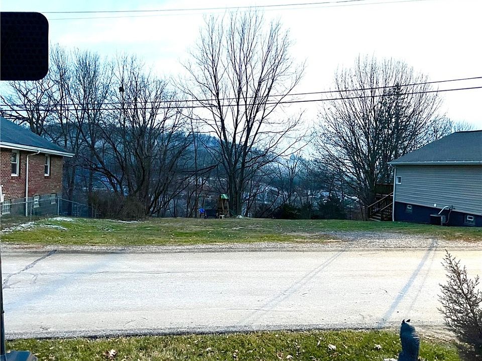 2nd image of 227 Shoaf St