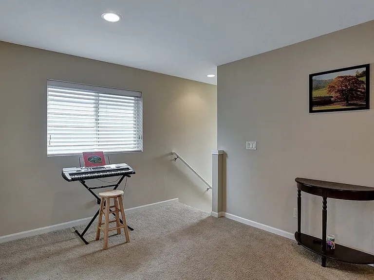 6196 NE Sherborne St — Photo 17
