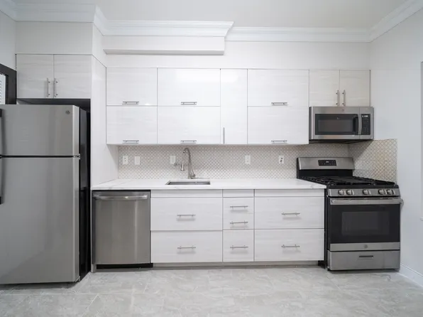 186 Kensington Avenue image 3 of 11