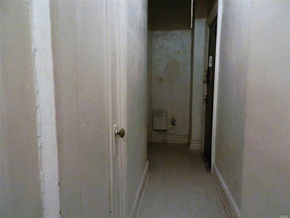 2nd image of 110 Cambridge Pl