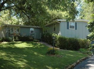 405 N 13th St, Atchison, KS 66002