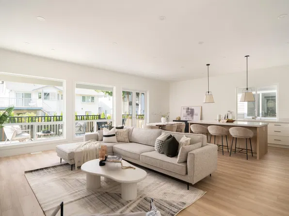 12043 Bonson Rd, Pitt Meadows, BC V3Y 1K6