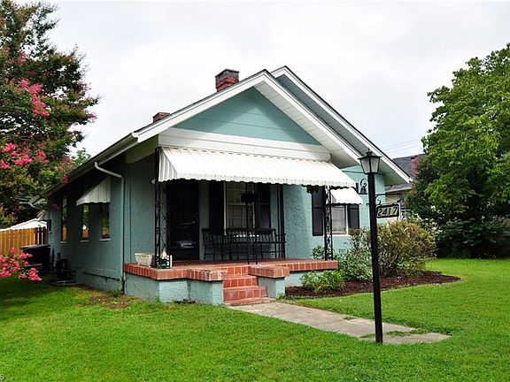 2nd image of 2417 Spruce St