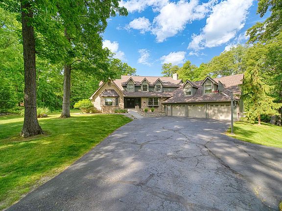 2nd image of 5030 Stone Oak Dr