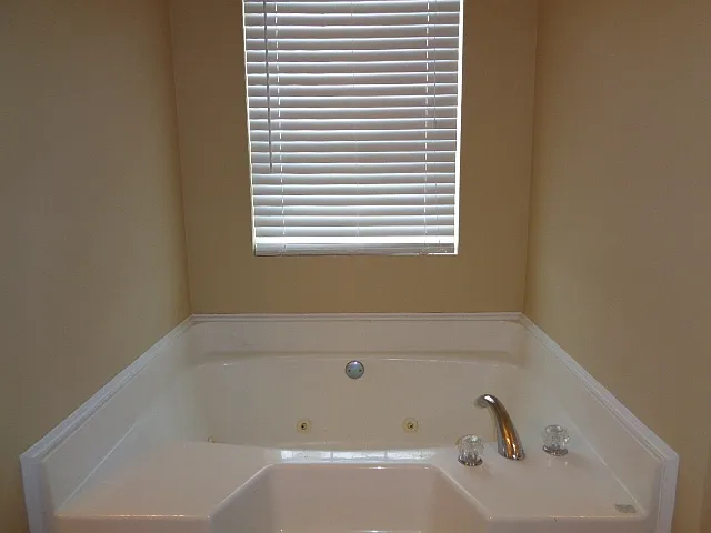 2320 Hayward Ln — Photo 11