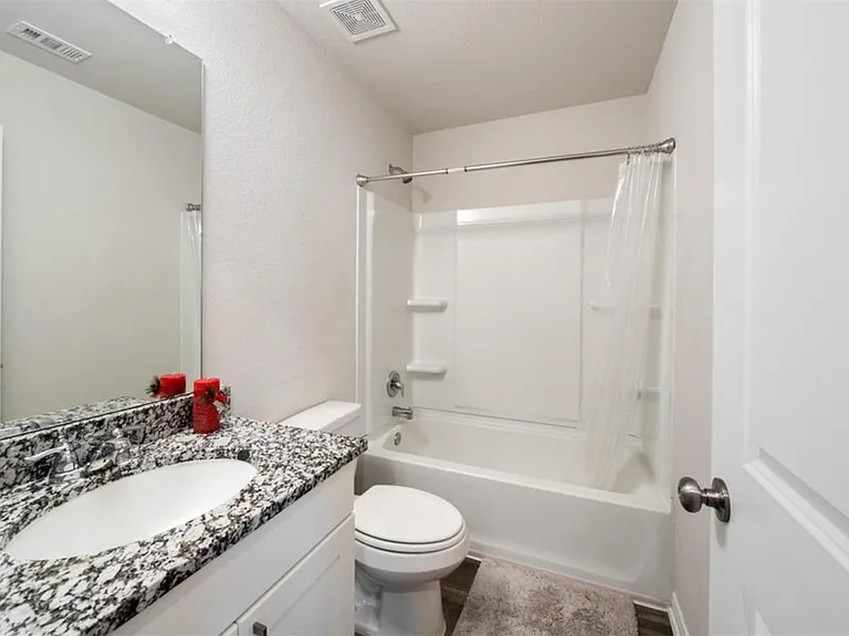 2224 Cedar Valley Dr — Photo 11