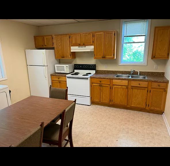 10 Glenn St #A — Photo 2