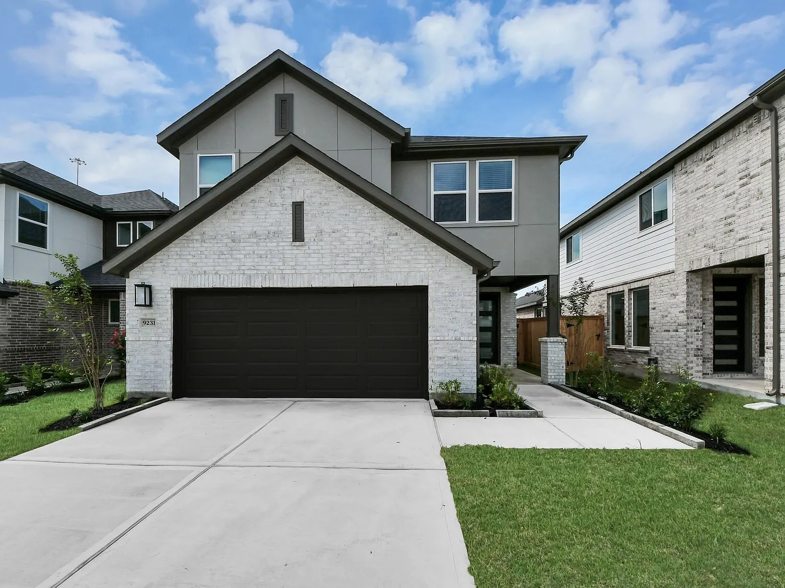 5 bed, 3.0 bath, 2462 sqft, $3,200 — Photo 3
